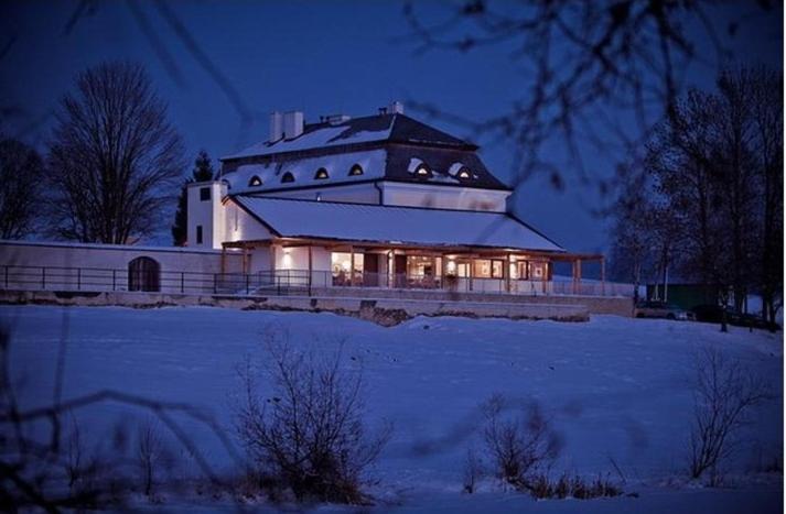 Resort Lisensky Dvur Sněžné Esterno foto